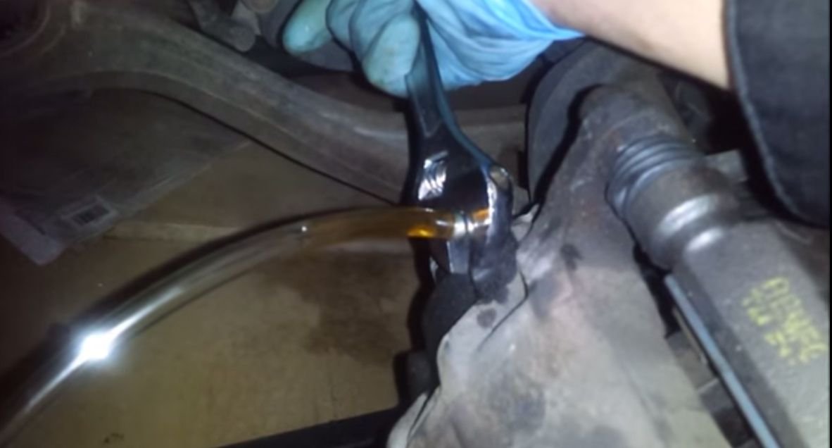 Honda Civic How to Bleed Brakes HondaTech