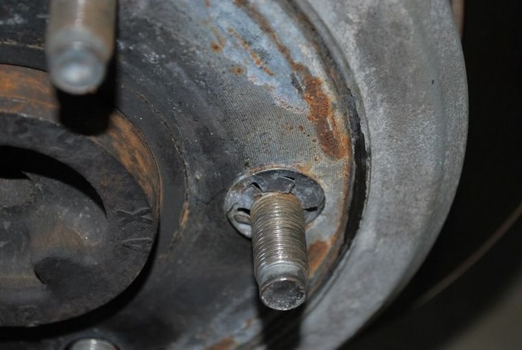 Jeep Wrangler JK 2007 to Present How to Replace Wheel Studs JkForum