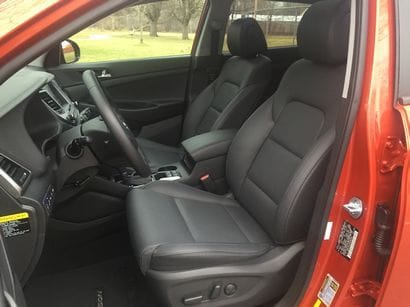 2016 Hyundai Tucson Limited AWD front seat detail