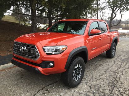 2016 Toyota Tacoma TRD Offroad Double Cab 4x4 front 3/4