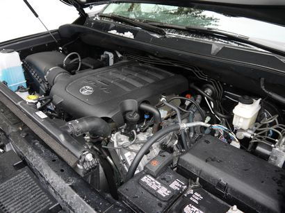 Toyota 5.7-liter 32-valve 3UR-FE V8