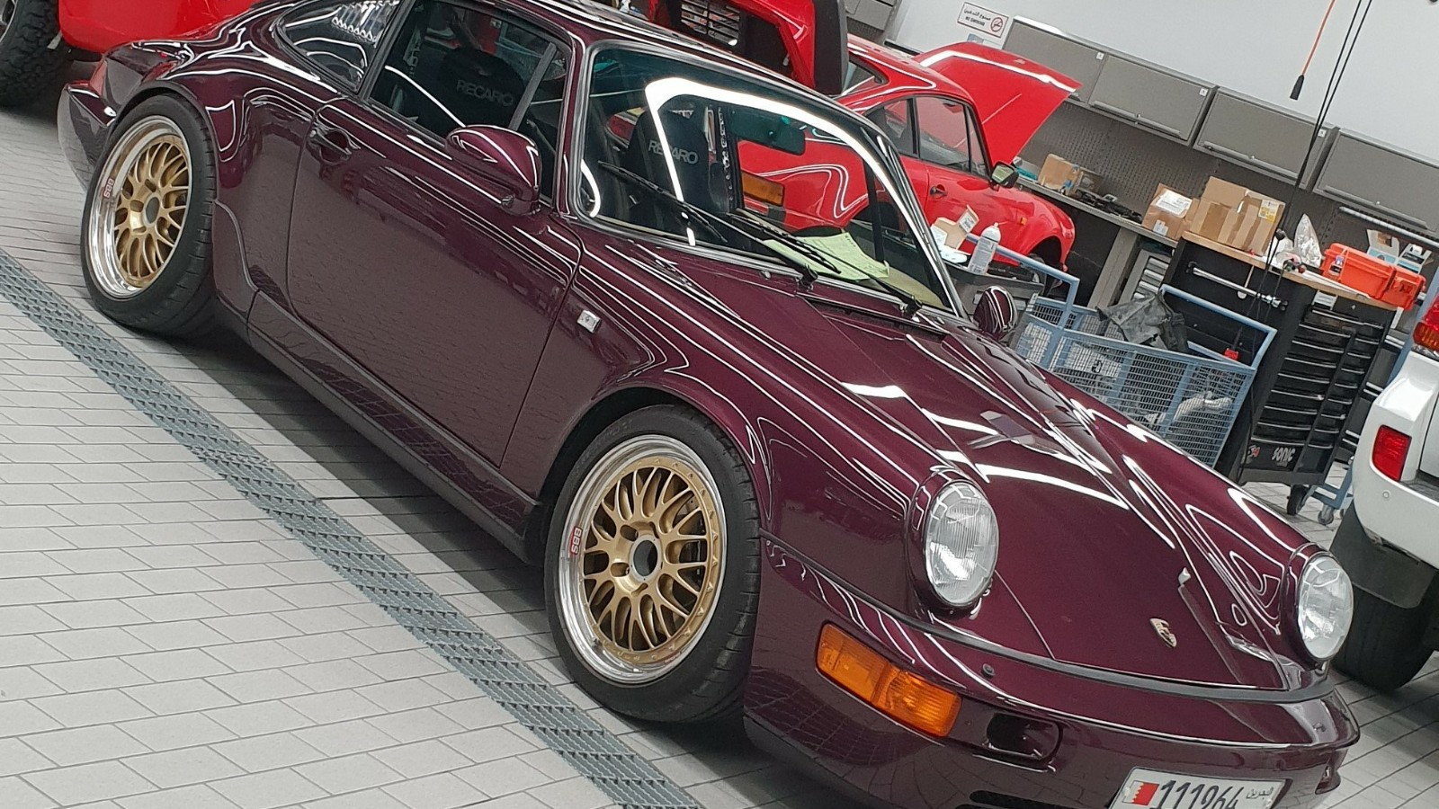 crazy clean 964 : r/Porsche