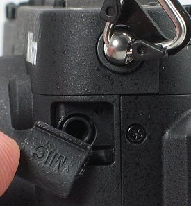 nikon_p7700_mic-input.jpg