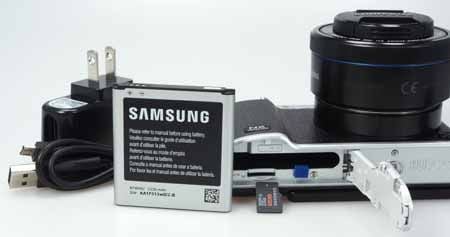 Samsung_NX3000-battery-card.jpg