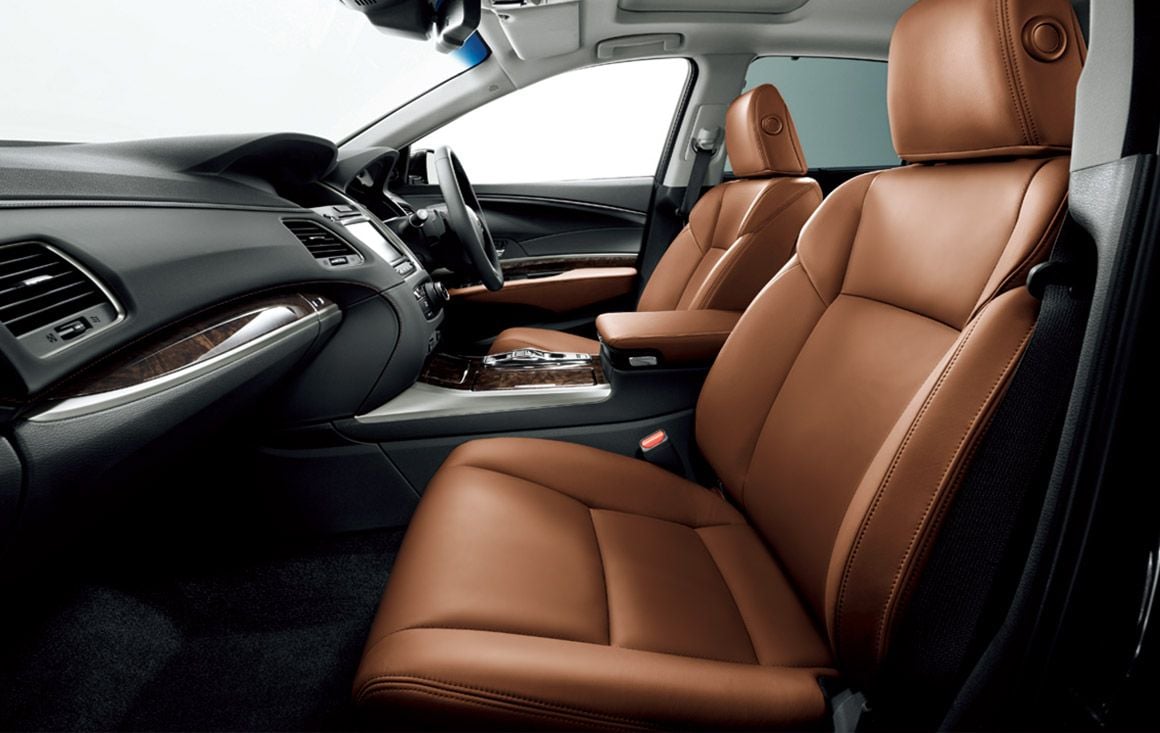 Inside The New BMW Concept XM Hybrid Car - DuJour