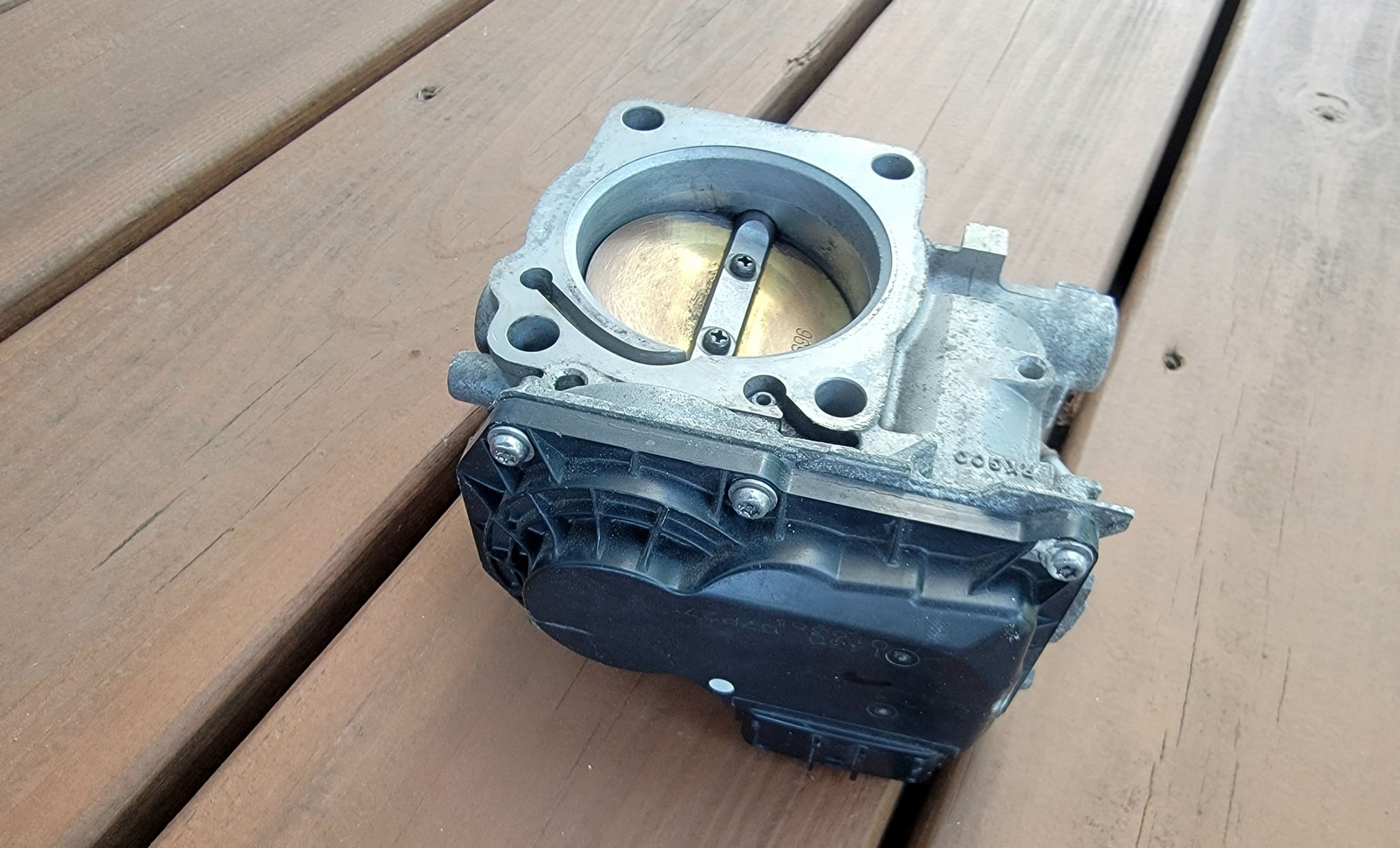 Engine - Intake/Fuel - FS: J37 3.7L Large  throttle body - Used - 0  All Models - 0  All Models - Windsor Locks, CT 06096, United States