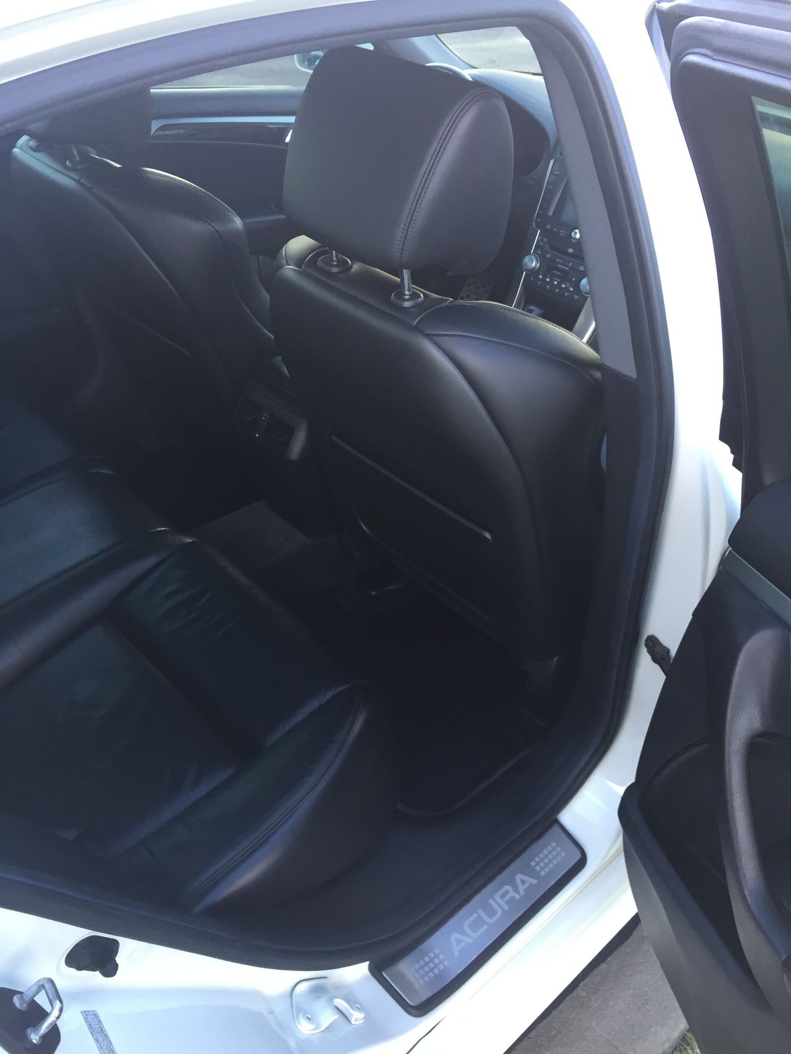 2006 Acura TL - SOLD: 2006 TL with Navigation - Used - VIN 19UUA66256A051170 - 144,000 Miles - 6 cyl - 2WD - Automatic - Sedan - White - Wichita, KS 67203, United States