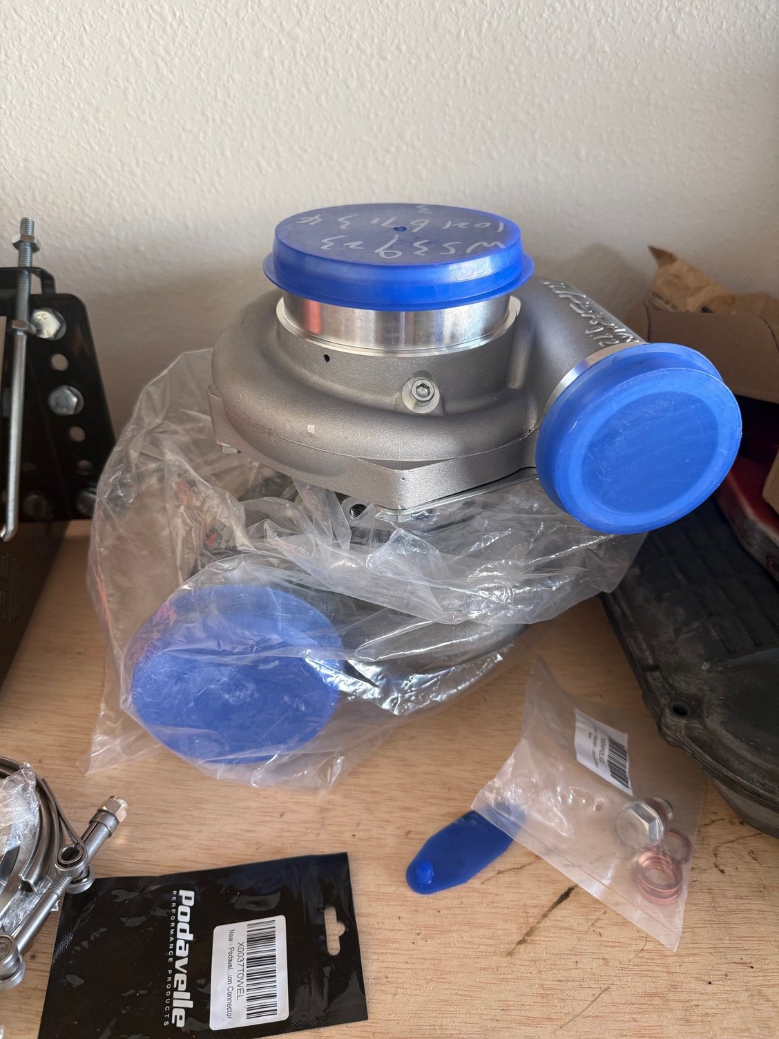 This is a pulsar 6466 turbo with a T51R mod. The turbine is .92a/r with 3