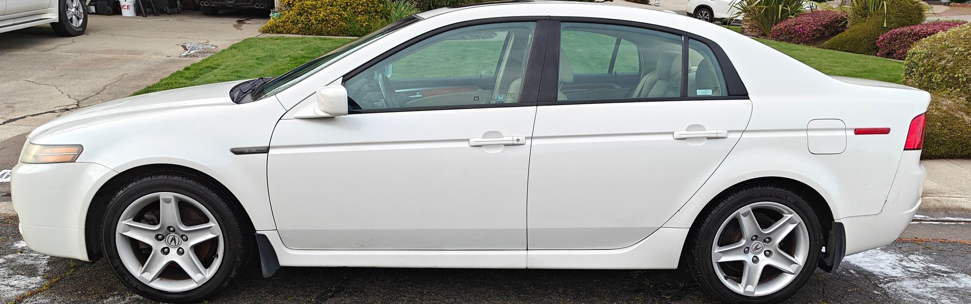 2005 Acura TL - 2005 Acura TL 293k miles $3900 OBO, lifetime maintance records - Used - VIN 19UUA66245A042832 - 293,000 Miles - 6 cyl - 2WD - Automatic - Sedan - White - Sacramento, CA 95831, United States