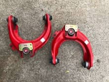 07/08 TL & TL-S skunk 2 camber kit. Bushings are new but dont hold in place 
