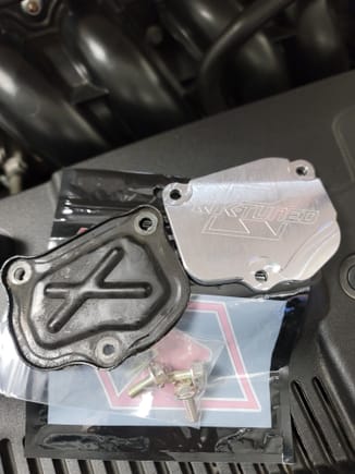 For you not familiar with this part from ktuned is that it has a built it gasket and you won't need to use any Honda bond. Sorry for not showing the other side of the billet piece where you can see the gasket. 