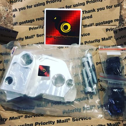 Billet aluminum oil adaptor came in.

This will go with my engine oil cooler system for the Type-S.

The sandwich oil filter adaptor that the kit came with is chinsy.