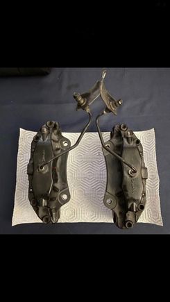These are some 08 TL-S front Brembo calipers I plan to replace my oem 17’ TLX calipers with . Just need better weather and some Goodrich’s braided lines to come in.