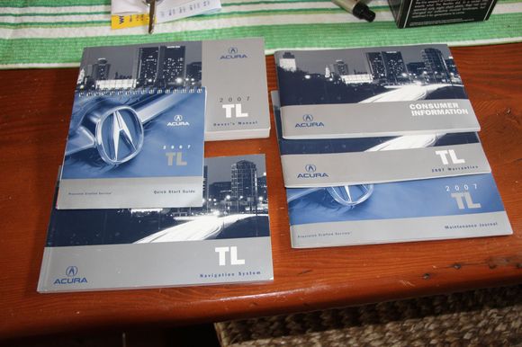 All manuals, radio code, two main keys and 1 valet key