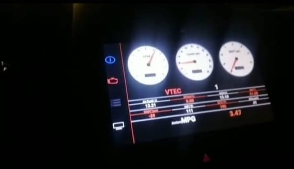 I have flashpro and the hondata app and use the unit as a gauge cluster when hooning about. 
It runs the older version of the hondata app,the newer version doesnt run on my unit but this works and has all the functions i want/need.