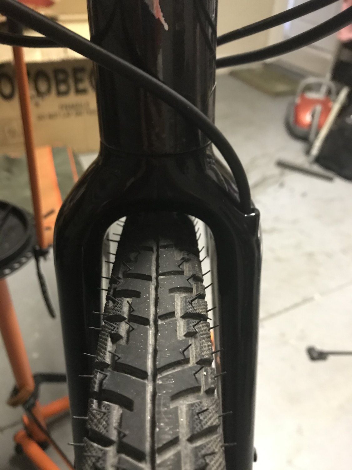 specialized sirrus tire size