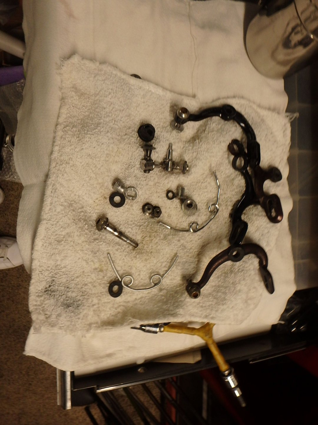 Brought out the Modolo stash of spare parts to fine the right replacement items.