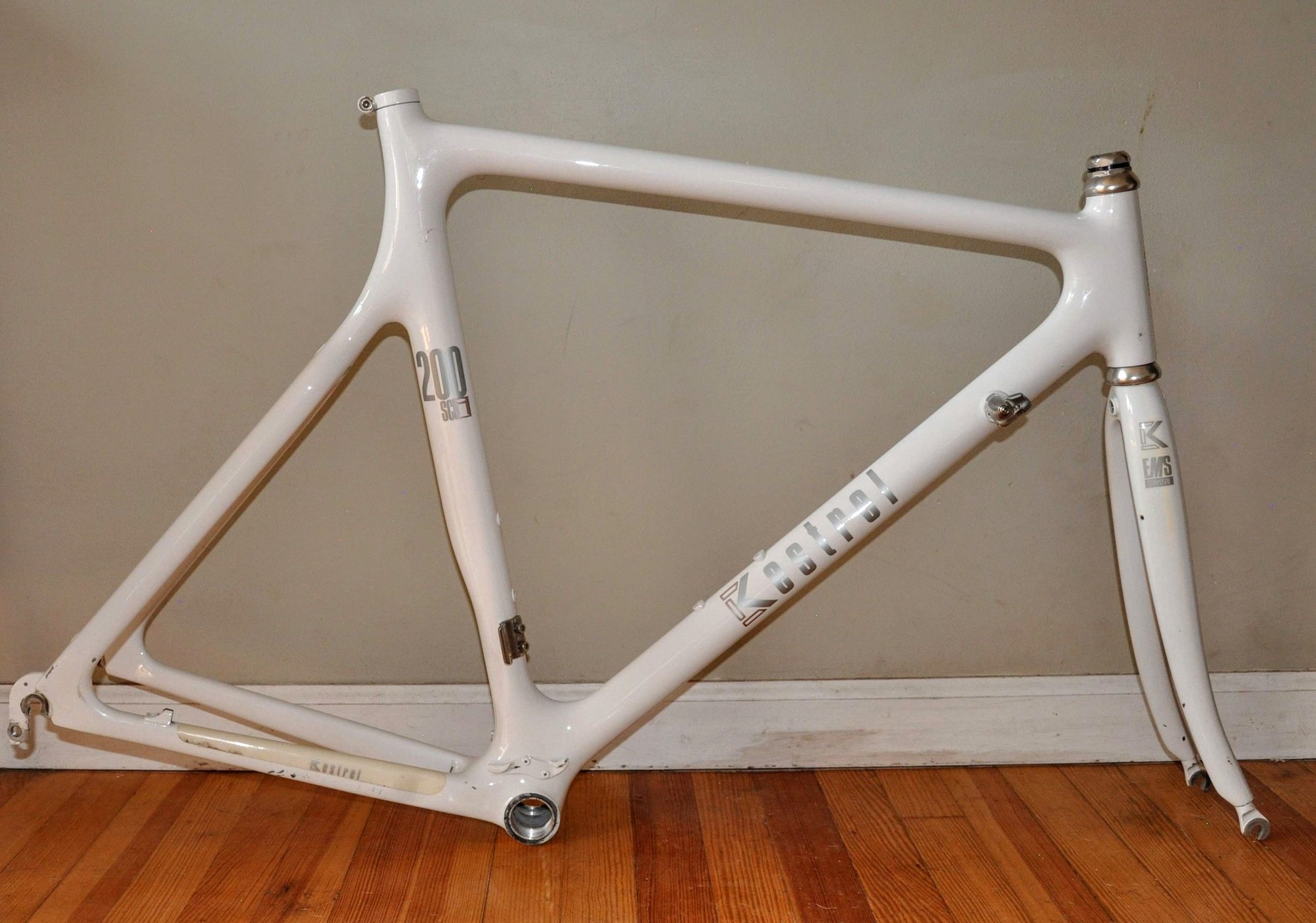 FS Kestrel 200 Sci Frame Fork and Stronglight Delta HS 54cm