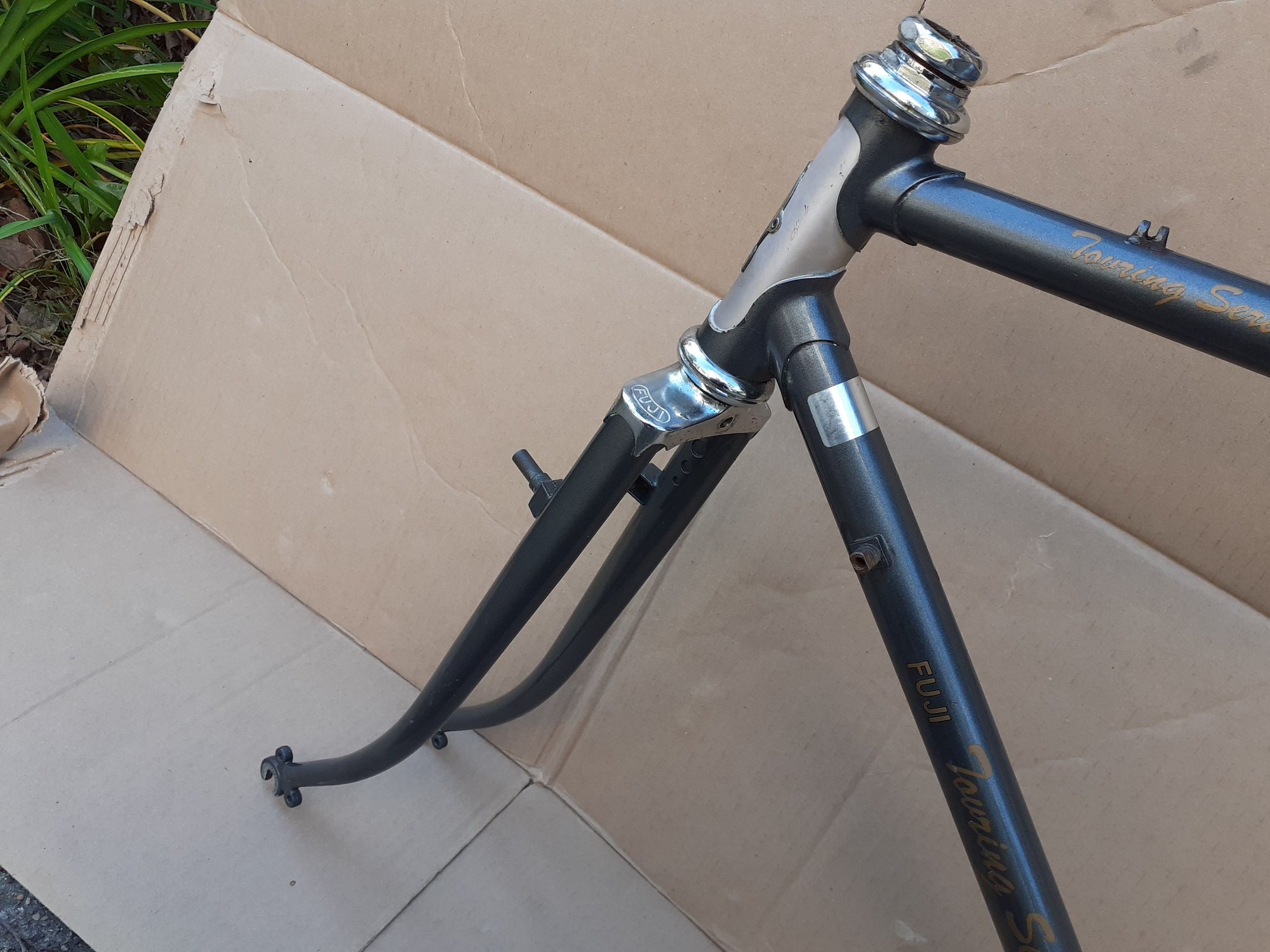 Fuji Touring Series IV lugged steel bicycle frame/fork, quad