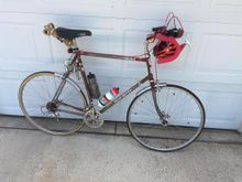 Ugly Betty is an unknown well built frame that had her paint stripped before I acquired her.  A bit mixmatch with Sugino crank and original Chorus RD and a Campagnolo Portacatena!!  Record High Flange hubs on "Bark N Squeal" rims.