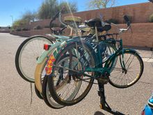 Yes, the Speedster has a trigger-lever 2-speed hub.