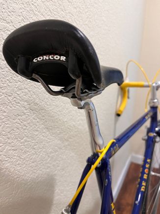 Concor Light saddle w titanium rails, on an aero C-Record post