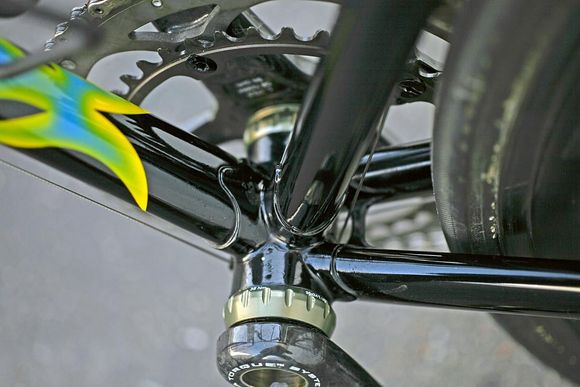 Notice how the tubes are flattened a bit going into the BB.
