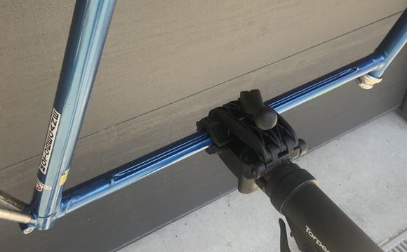 what is going on with that groove under the top tube ? 