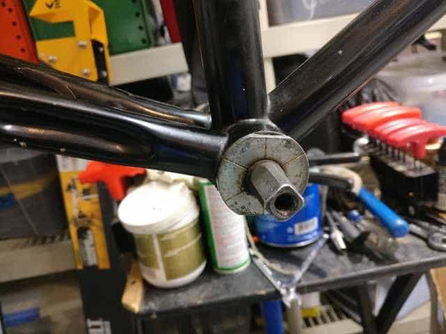 What kind of Bottom Bracket is this and how do I get it off