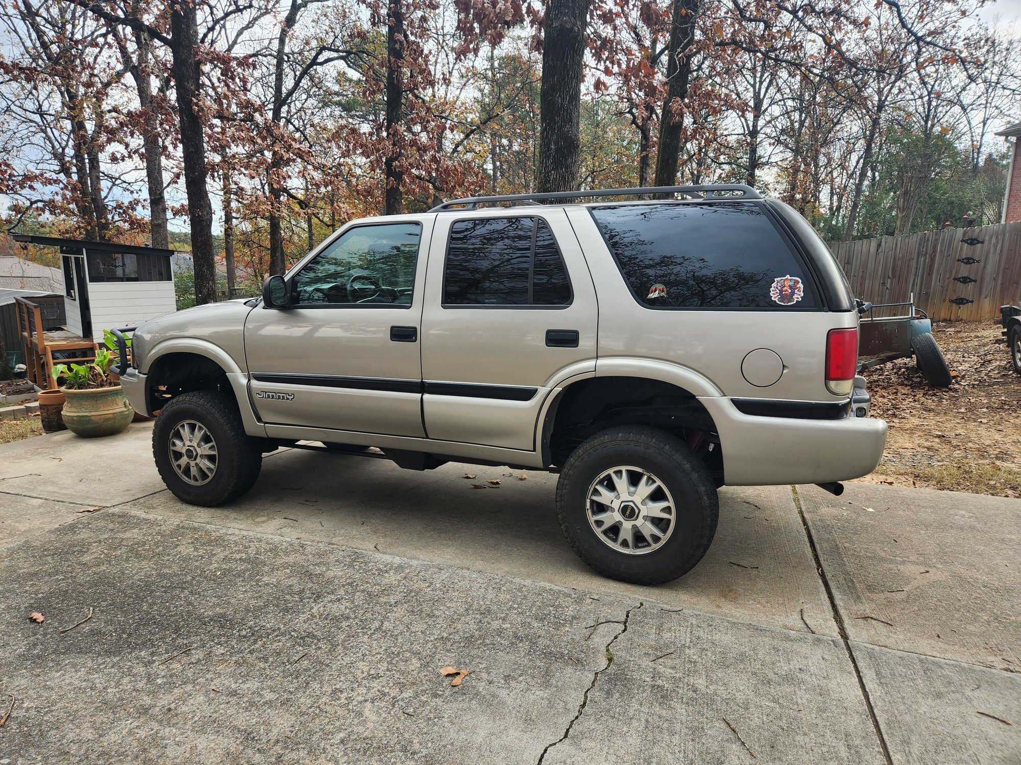 blacked out side trim
