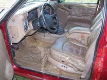 1997 Blazes Leather Interior getting a little WORN,Check out the passengers rope pull handle .I know Redneck fix,,, yep.