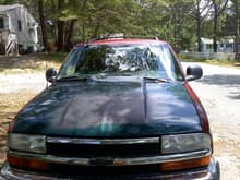 b 4 wen the hood was green n the truck was all red  n brand new windsheild