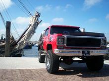 100 1229.     35" tyres on 10j rims
