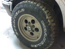 dirty wheels with new goodyear duratracs.....gonna polish them up and put a lil paint on them