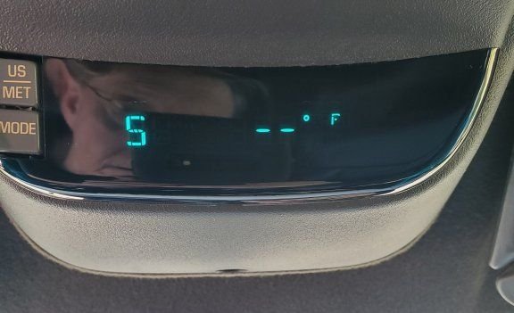 Display when NOT working properly. Temperature not displayed and compass does not update as the vehicle turns.