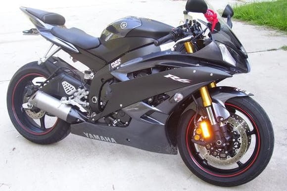 2006 Yamaha R6 - This was and is a bad mother F'r, it got repo'd though because I couldn't afford the payments anymore. God, I want you back baby!