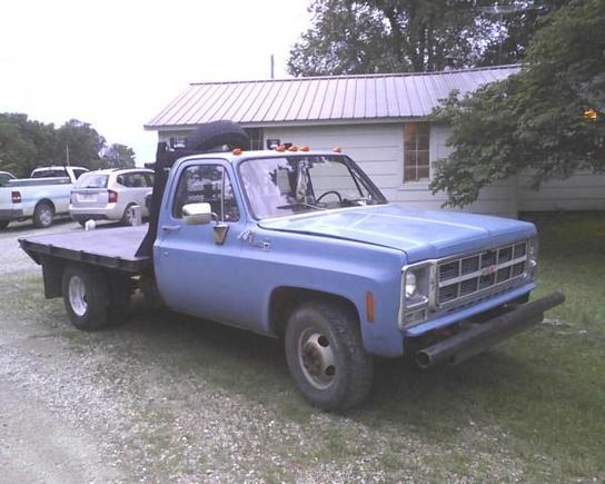bumper i made from 4in oil pipe and 3/8in flat steel brackets welded to the pipe, bolted straight to the frame