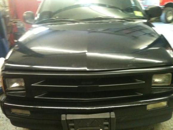 The bumper is dry and my black grill arrived :)
All it needs is the Bowtie