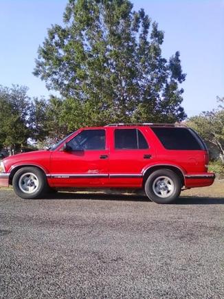 This is my newest project. Shes a 97 blazer and she got a new suspension setup with a fresh new motor with polyurethane motor and tranny mounts. A set of edelbrock headers and lots more to come.
