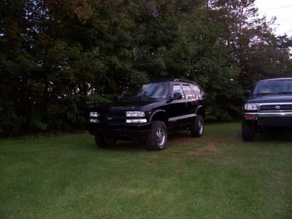 2" Body lift, 2" Shackles, 1" T-Bar - Z85 Susp. package and 235/75/15 BFG AT KO