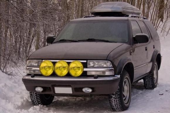 My Blazer Winter Edition.

3 x Lightforce Blitz 240
Thule Spirit 780 Cargo box
