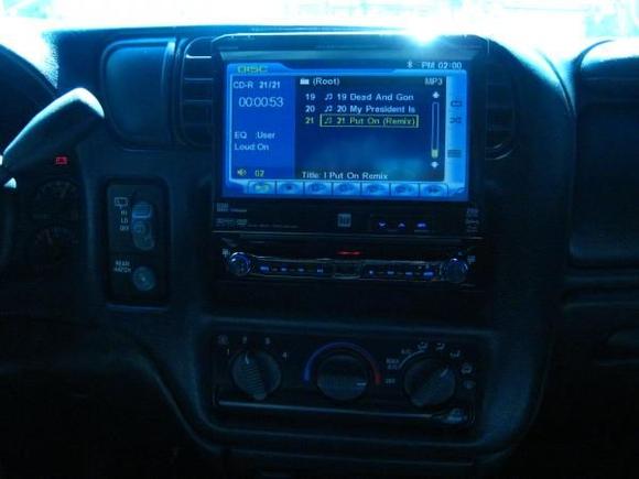 7" Dual flip-out DVD, IPOD, Radio, Nav, Reverse Camera