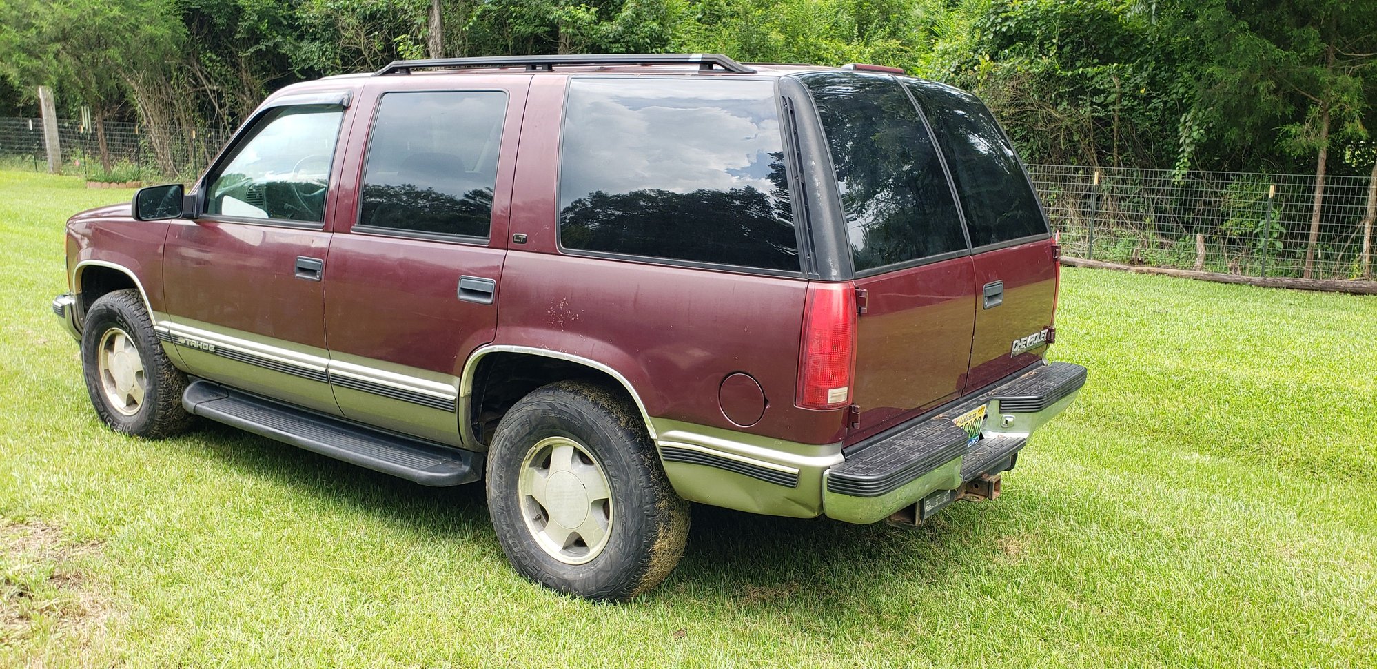 1999 Chevrolet Tahoe - 99 Tahoe LT 4WD  for sale - Used - VIN 1GNEK13R1XJ405540 - 288,000 Miles - 8 cyl - 4WD - Automatic - SUV - Red - Montevallo, AL 35115, United States