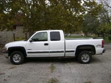 This is Basically what the truck looked like when i first got it, but different wheels.