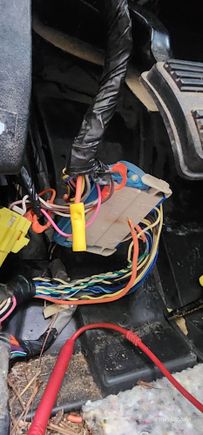 Orange wire burned in two at the pins under dash on driver side.  Clip both sides, bypass the plug!  Presto!!!!!    Working rear fan!!     
