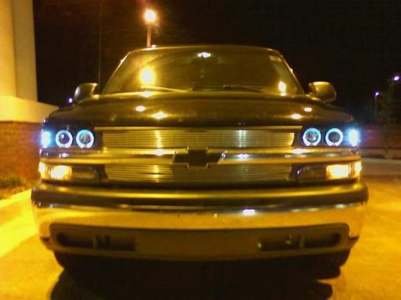 The new black projector headlights with halo, and the black turn signal lights.
