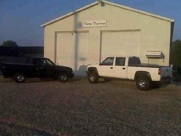 03 chevy----99 GMC 2500