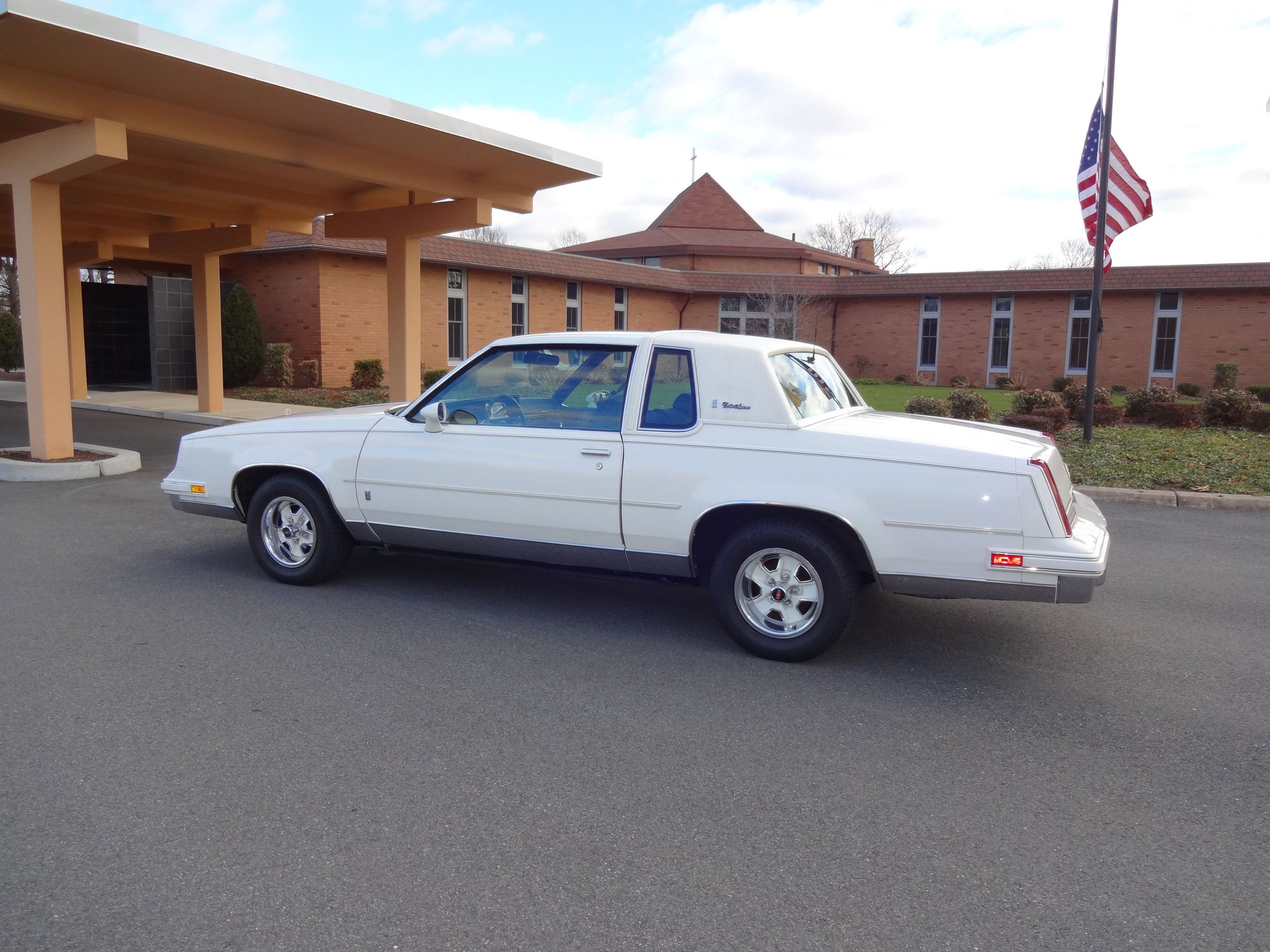 1986 Oldsmobile Cutlass Supreme Brougham 5.0 Liter (307) Vin Y