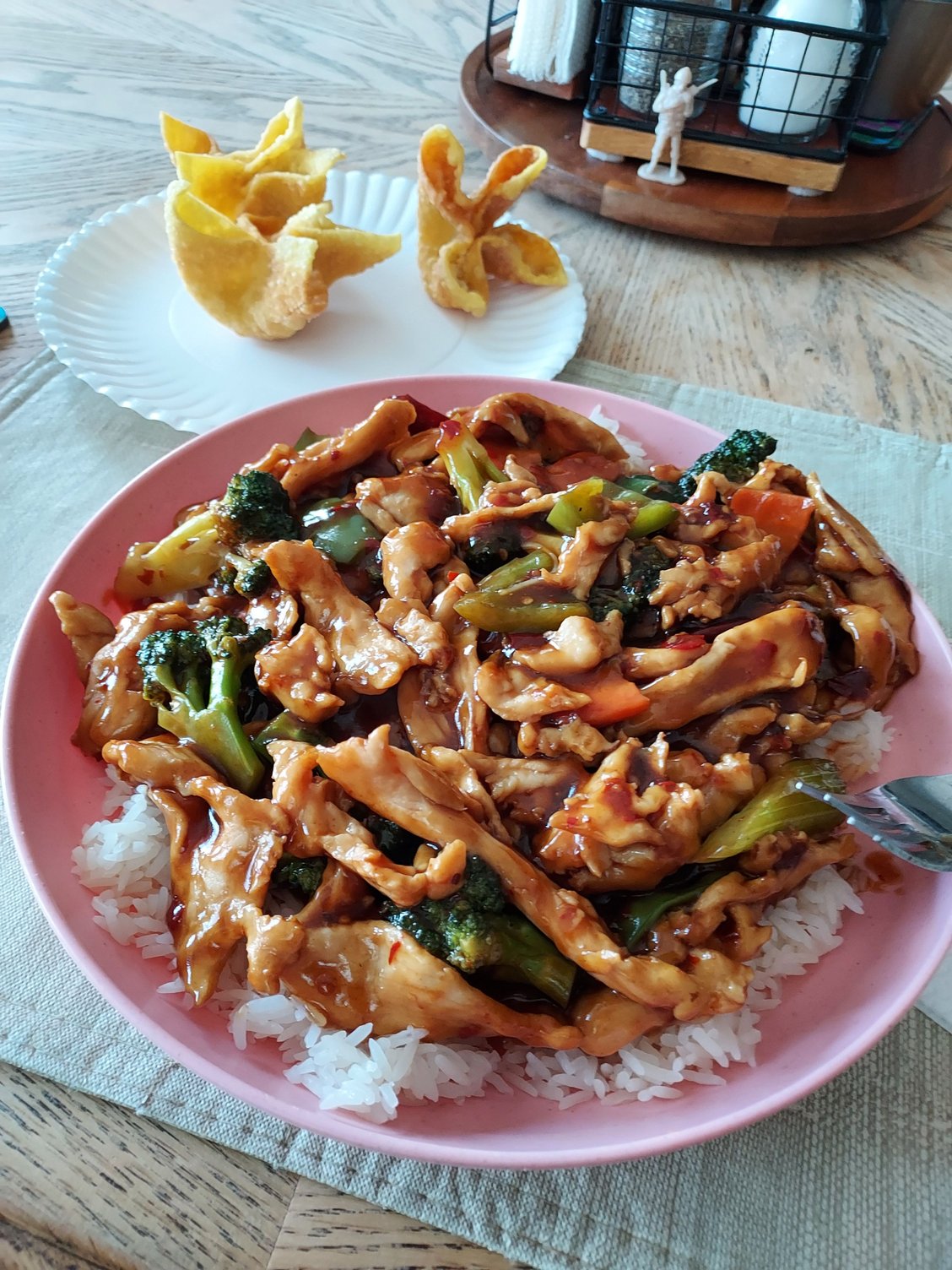 Chicken w/Garlic Sauce, extra spicy, and Crab Rangoon