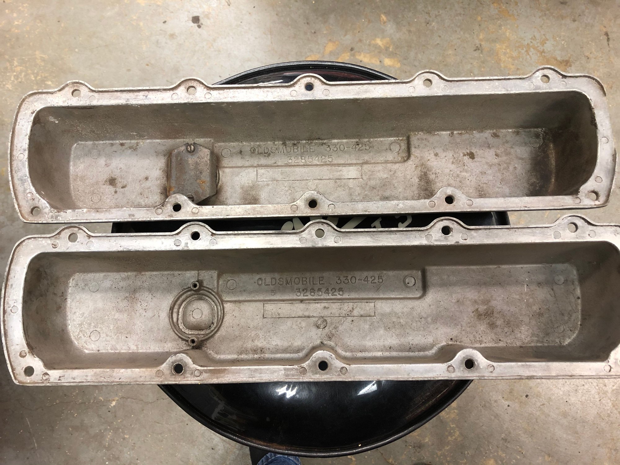 Nice pair M/T valve covers